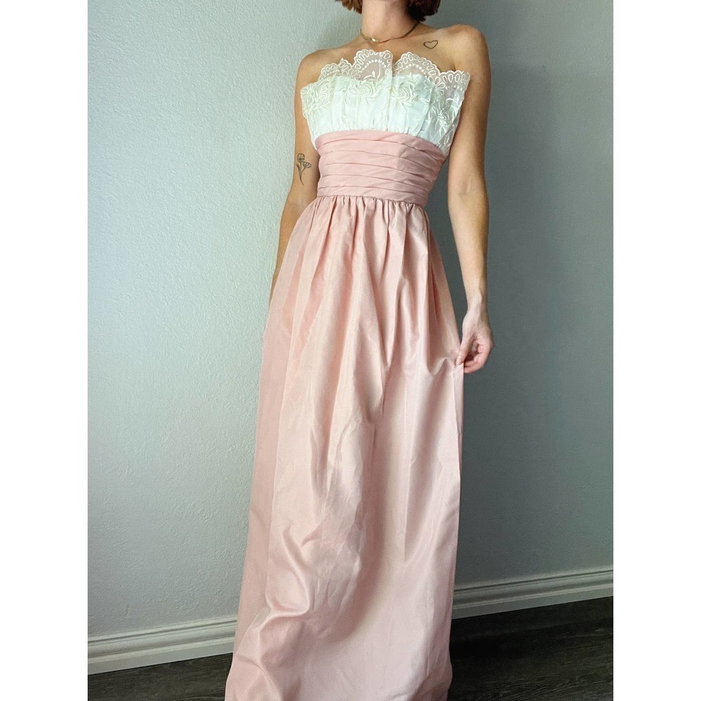 Vintage 1970's Pink Strapless Eyelet Ruffle Strapless Maxi Dress - Picture 5 of 8